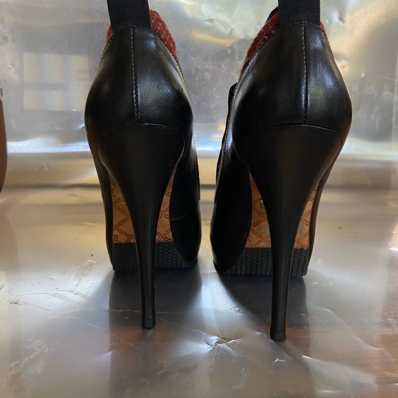 Women’s Heels (Stacked) - Picture 2 of 6